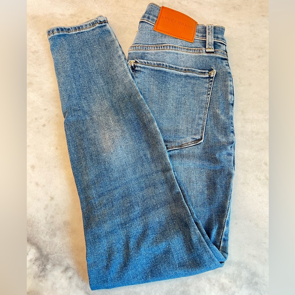 NWT LUCKY BRAND JEANS